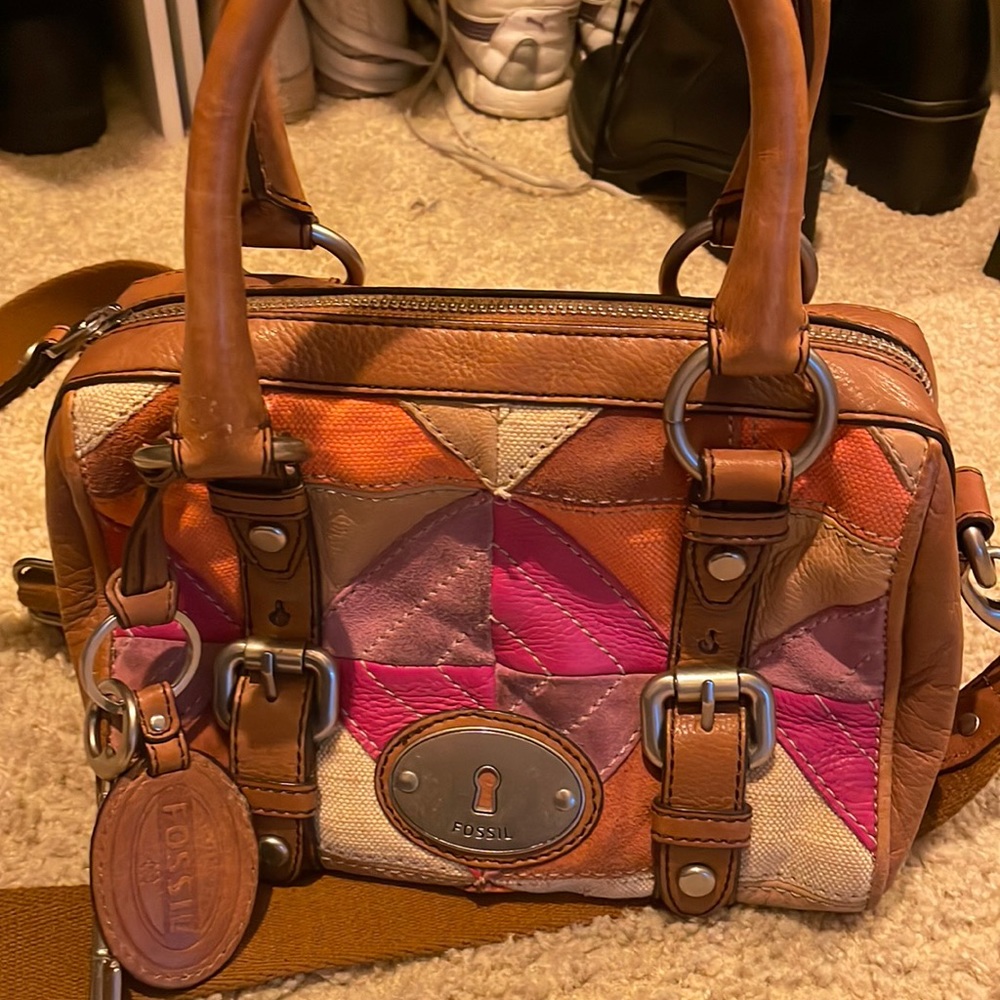 fossil hand bag